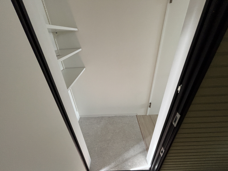 玄関　※別部屋の写真です