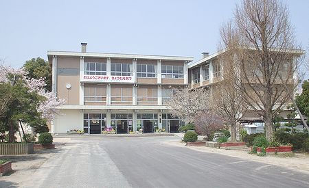 小学校　米子市立福米西小学校（小学校）まで389m