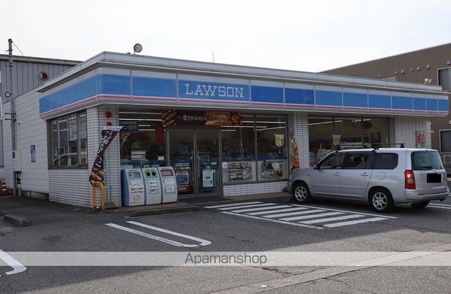 コンビニ　ローソン（コンビニ）まで739m