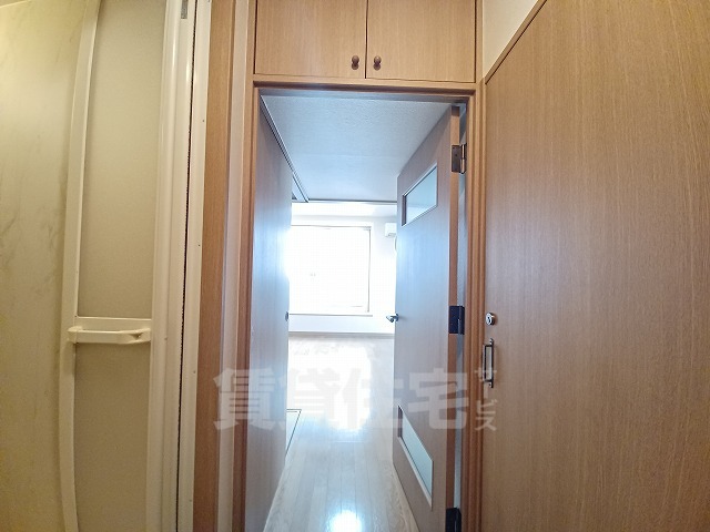 玄関　同建物　別部屋