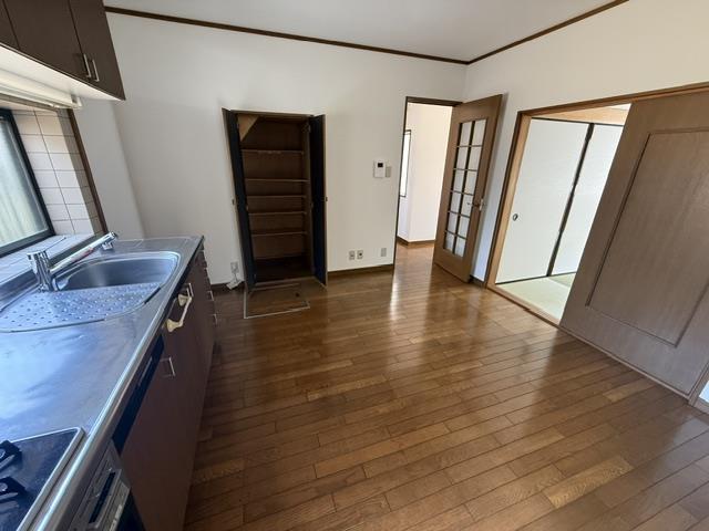 高砂戸建の居間写真