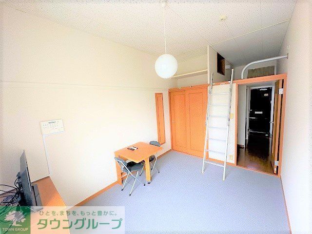 居室・リビング　「同タイプの部屋の写真です」「現況優先」