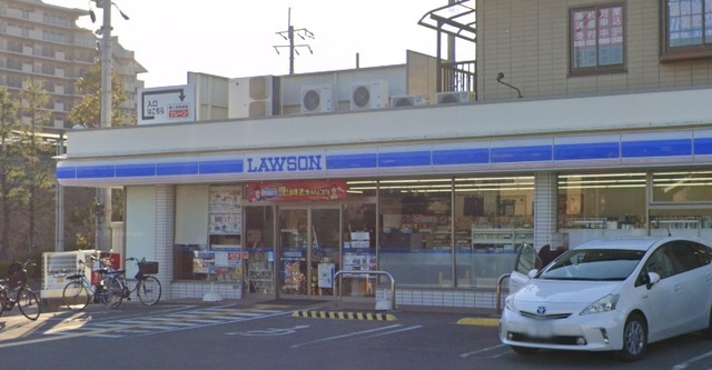コンビニ　ローソン和泉はつが野二丁目店（コンビニ）まで306m