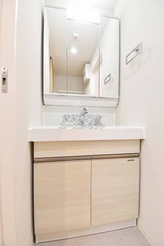 洗面設備　シャワー付洗面台