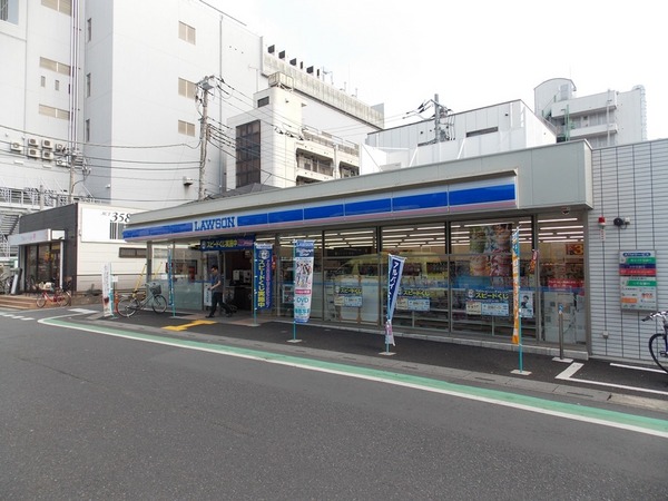 コンビニ　ローソン草加氷川店（コンビニ）まで185m