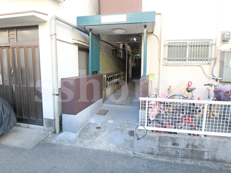 エントランス　建物入口☆