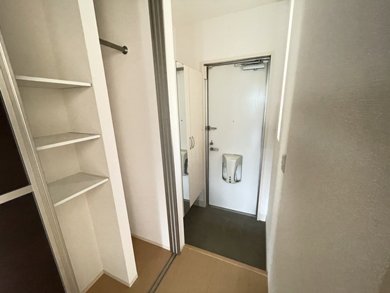玄関　※別部屋の写真です