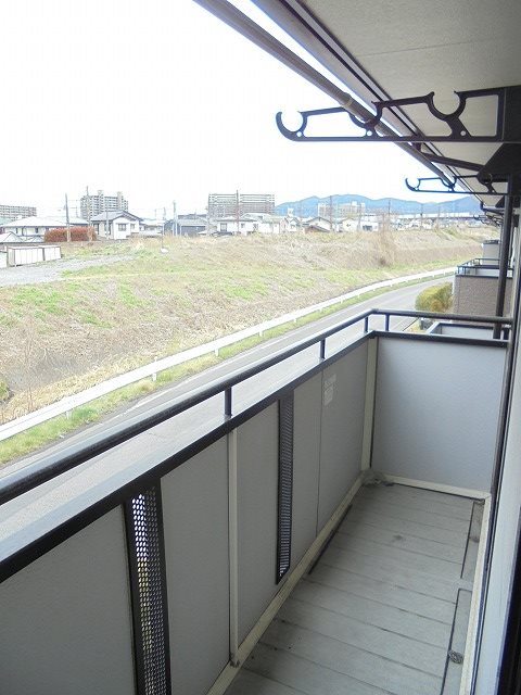 バルコニー　写真は201号室です。（参考）