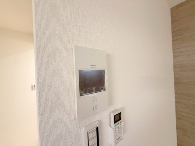 セキュリティ　TVモニターホンで来客が誰か確認してから開けて下さいね