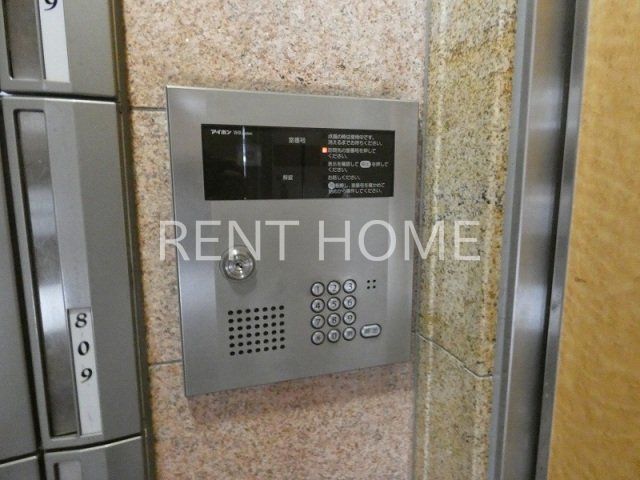 エントランス　オートロック完備
