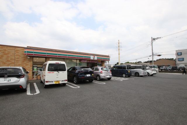 コンビニ　セブンイレブン千葉愛生町店（コンビニ）まで450m