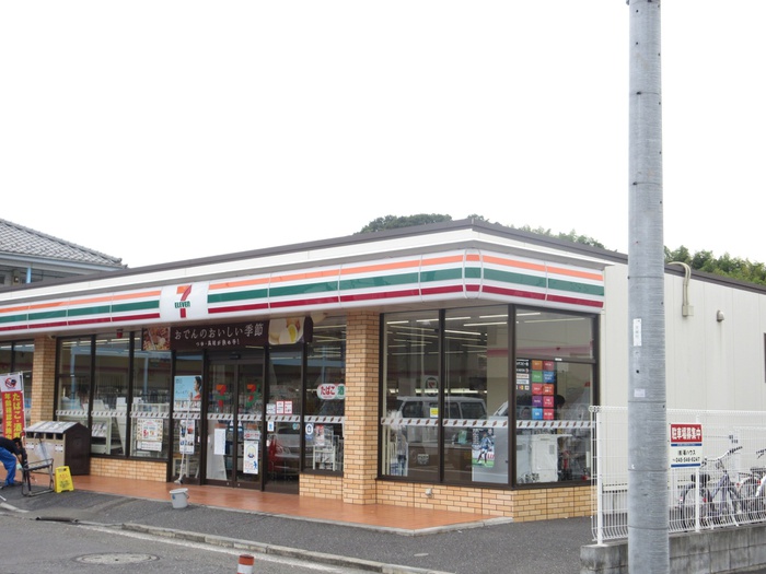 コンビニ　セブンイレブン横浜新吉田東３丁目店（コンビニ）まで360m