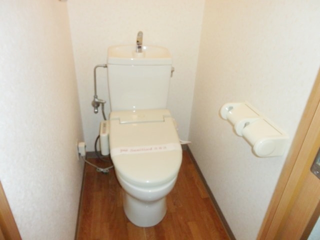 トイレ　落ち着いた色調のトイレです♪
