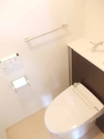 トイレ　落ち着いたトイレです