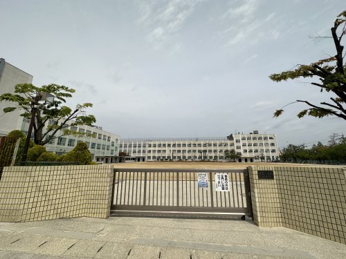 小学校　名古屋市立名東小学校（小学校）まで181m