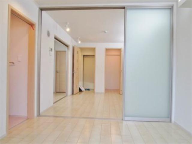 居室・リビング　同施工会社のイメージ写真です。