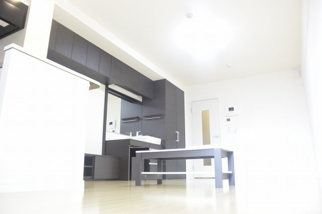 その他部屋・スペース　シンプルなお部屋のため自分好みに家具を配置できます