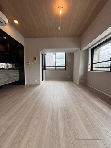 居室・リビング　同マンション別部屋