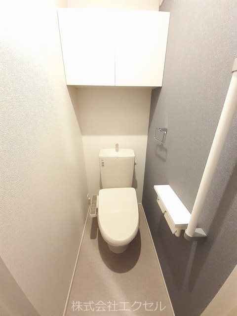 トイレ　ウォシュレット付きです。