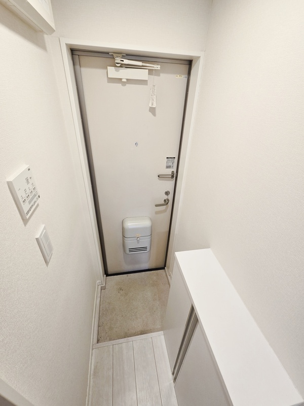 玄関　「ラボーナ妙蓮寺」