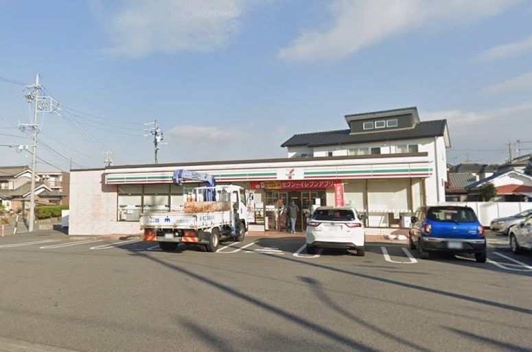 コンビニ　セブンイレブン西尾桜町店（コンビニ）まで1960m