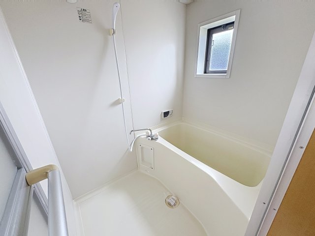 バス・シャワールーム　掲載写真は同型モデルを掲載しており実際のお部屋と仕様等が異な