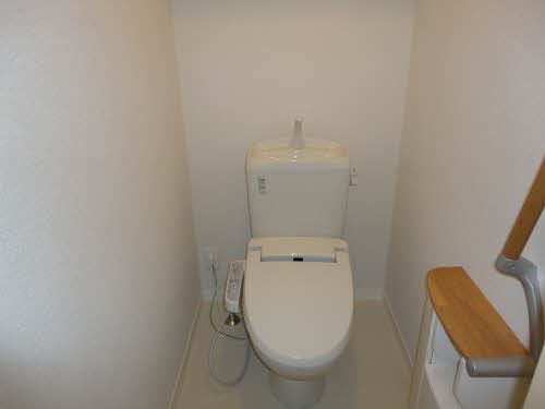 トイレ　退去予定のため別部屋写真使用