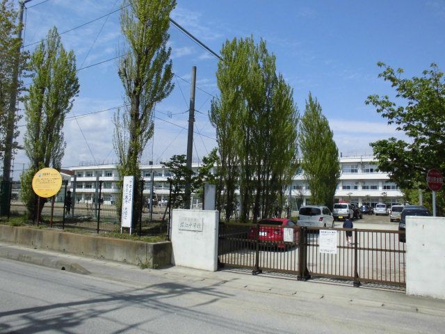 中学校　浦安市立堀江中学校（中学校）まで1029m