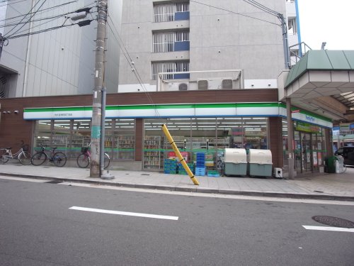コンビニ　ファミリーマート 内久宝寺町四丁目店（コンビニ）まで371m