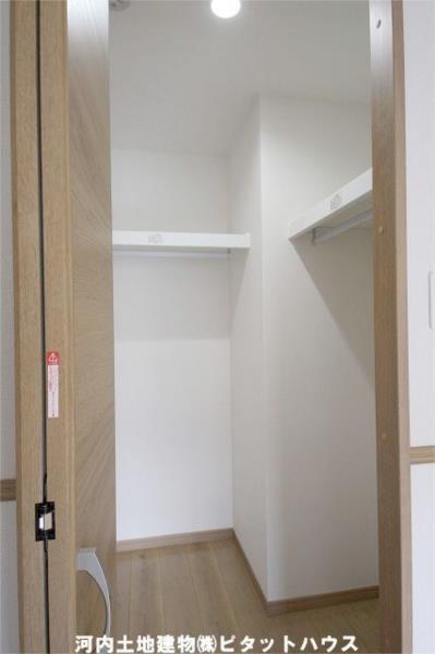 収納　服や荷物がたっぷり入る大容量クローゼット！