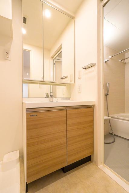 洗面設備　※写真は同タイプ住戸です。