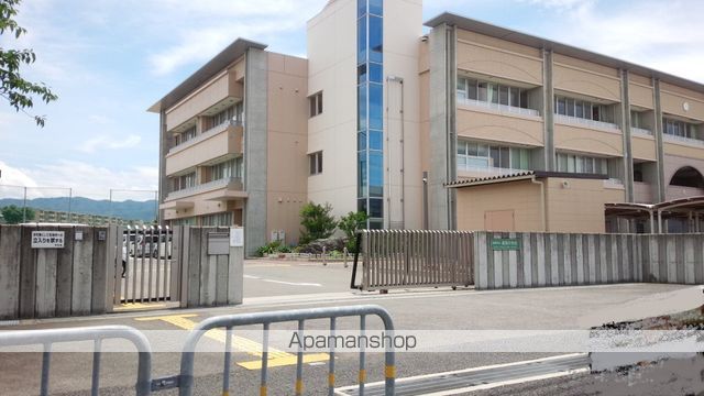 中学校　阪南市立中学校鳥取中学校（中学校）まで328m