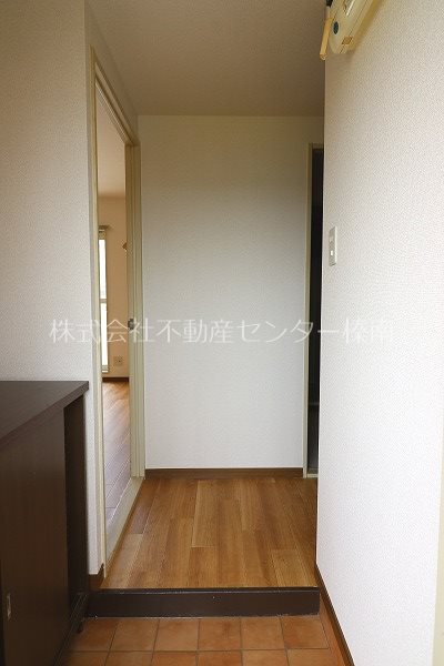 玄関　別部屋画像です