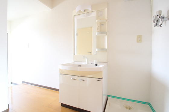 洗面設備　※別部屋の写真です