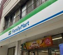 コンビニ　ファミリーマート戸越銀座東店（コンビニ）まで59m