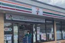 コンビニ　セブンイレブン 大和桜ヶ丘西口店（コンビニ）まで880m