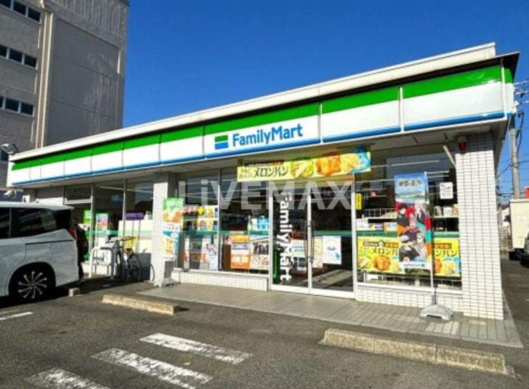 コンビニ　ファミリーマート 松原二丁目店（コンビニ）まで221m