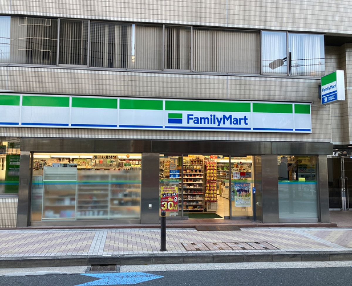 コンビニ　セブン-イレブン 港区芝５丁目東店（コンビニ）まで141m