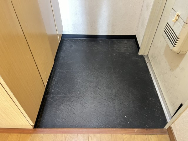 玄関　収納もある玄関です