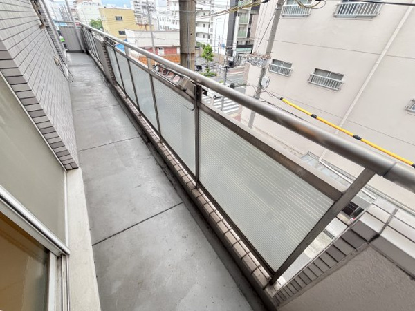 バルコニー　広々としたバルコニーです