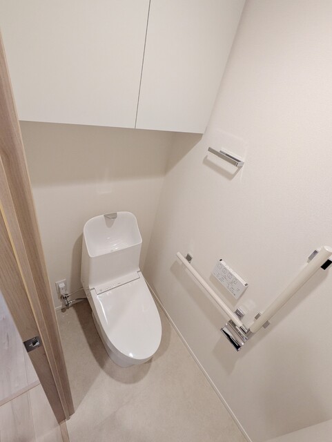 トイレ　※同タイプ別室参考写真
