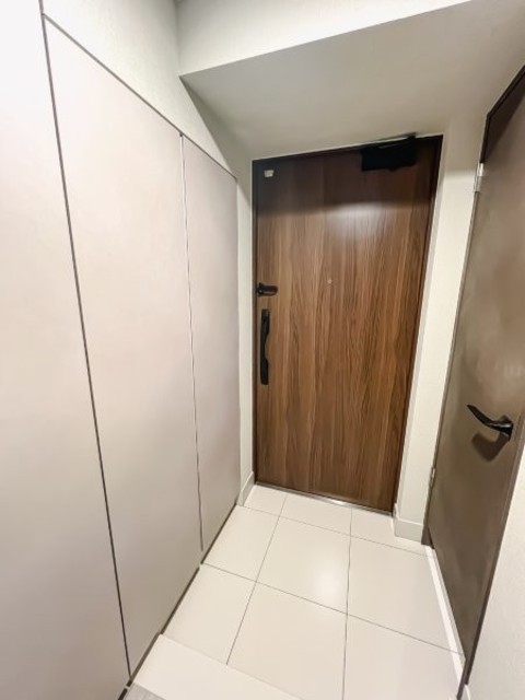 玄関　※写真は同タイプ住戸です。