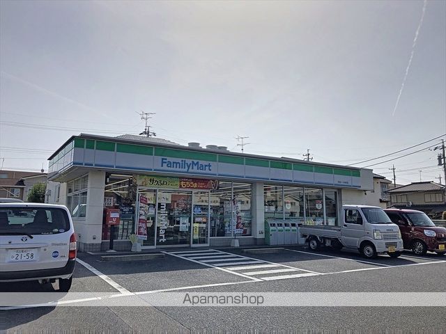 コンビニ　ファミリーマート（コンビニ）まで355m