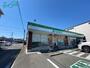 コンビニ　ファミリーマートJR四日市駅前店（コンビニ）まで809m