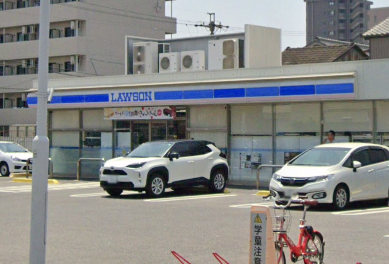 コンビニ　ローソン 西区西ハサバ店（コンビニ）まで447m