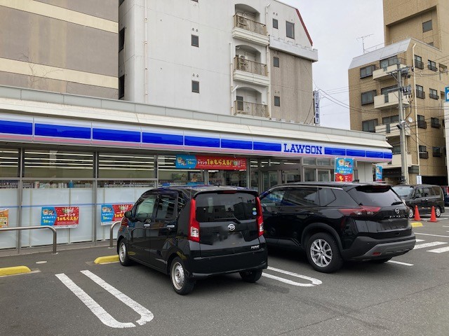 コンビニ　ローソン盛岡中ノ橋通二丁目店（コンビニ）まで251m