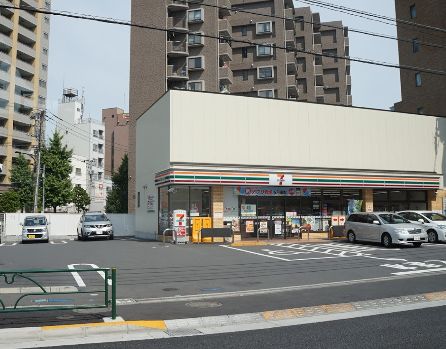 コンビニ　セブンイレブン墨田向島５丁目店（コンビニ）まで104m