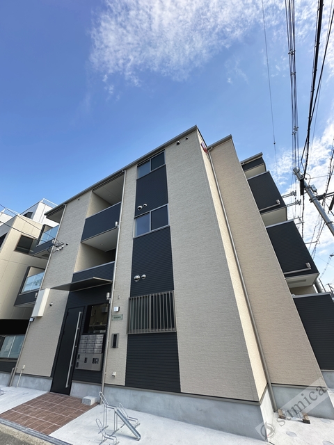 建物外観　２０２４年・１１月完成