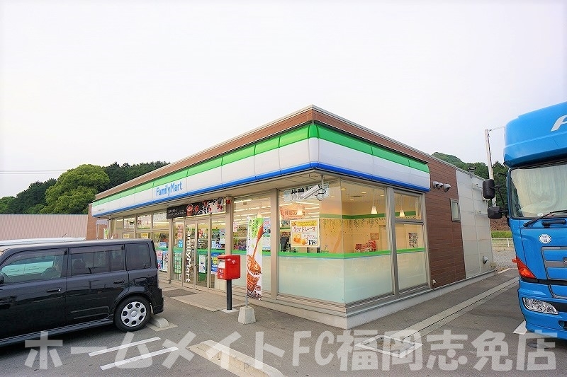 コンビニ　ファミリーマート須恵植木バイパス店（コンビニ）まで572m
