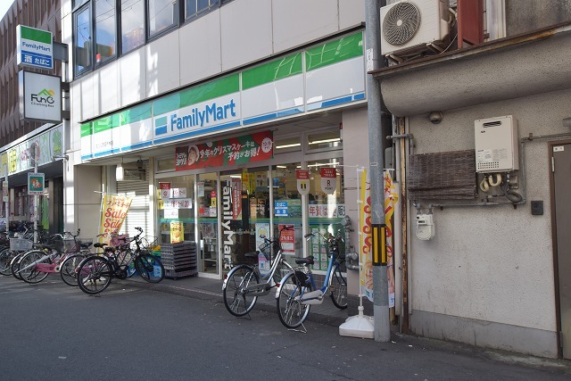 コンビニ　ファミリーマート　大宮五丁目（コンビニ）まで495m